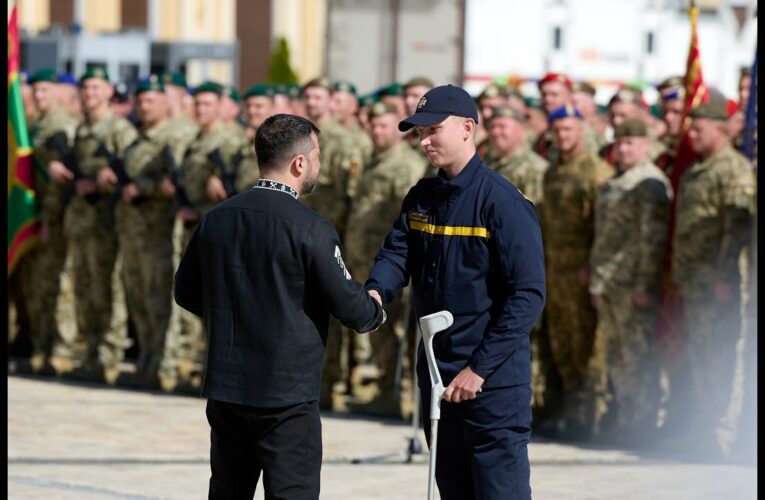 Президент Володимир Зеленський нагородив орденом «За мужність» ІІІ ступеня Максима Пількевича