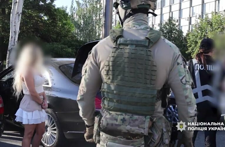 У Запоріжжі викрили угруповання на чолі з адвокаткою, яке сприяло чоловікам виїхати за кордон