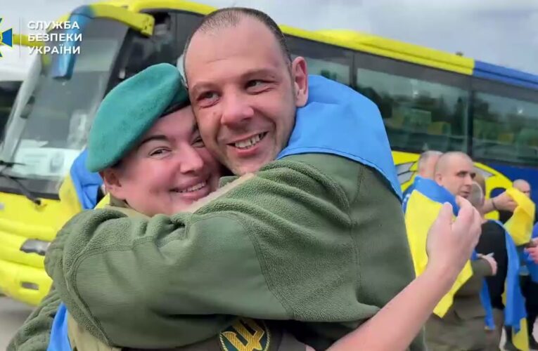 СБУ показала ексклюзивне відео обміну полоненими 24 серпня