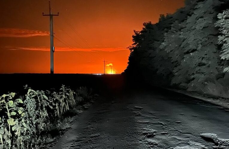 Атака РФ: у Павлограді пожежу видно з Дніпра