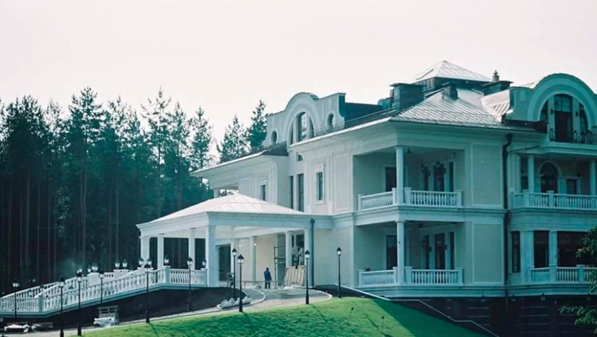 Новини світу - Біля резиденції Путіна на Валдаї знайшли 12 систем ППО