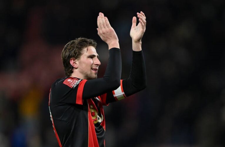 Борнмут організував теплі проводи Забарному