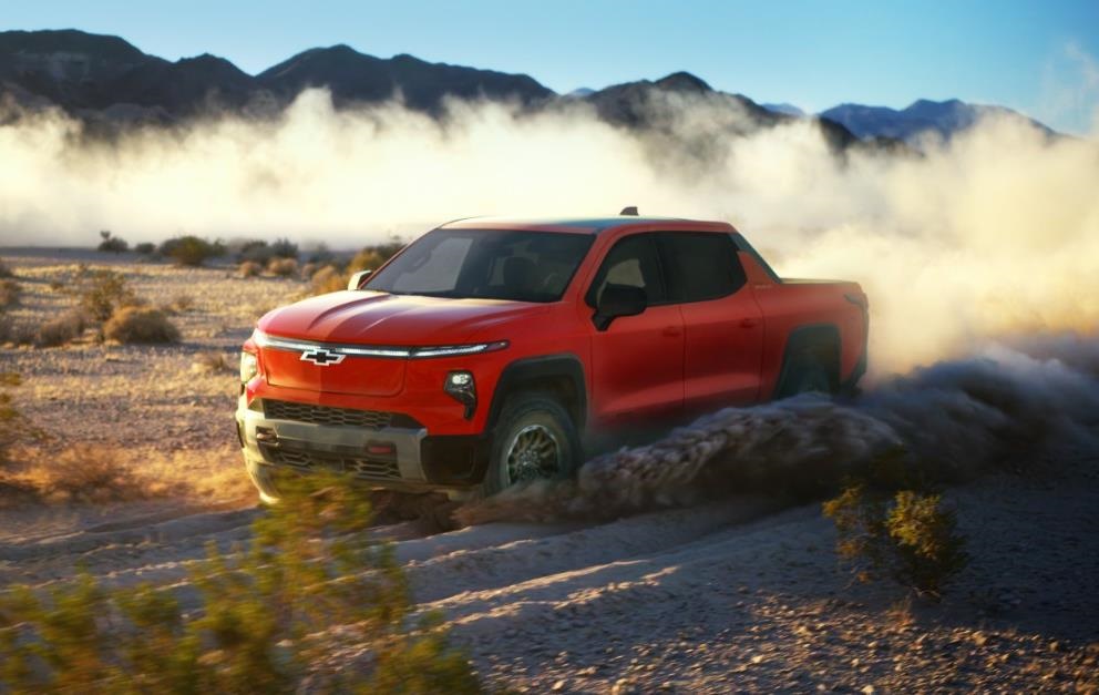 Авто новини - Chevrolet Silverado EV зміг проїхати понад 1700 км на одному заряді