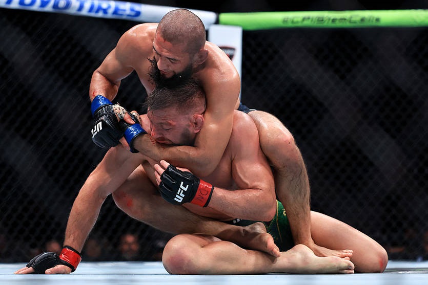 Новини спорту - Чімаєв здолав Дю Плессі та здобув титул UFC