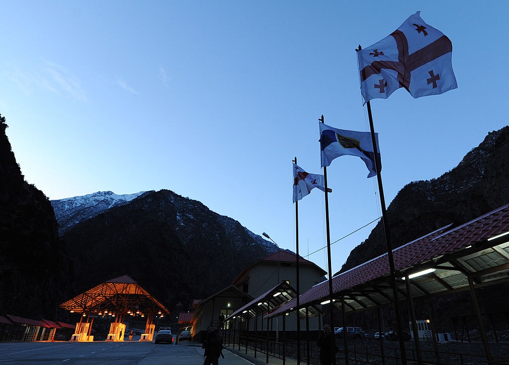 Новини світу - Депортовані з РФ українці на грузинському кордоні оголосили голодування