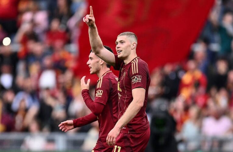 До трансферної боротьби за Довбика долучилися Ньюкасл і Вільярреал