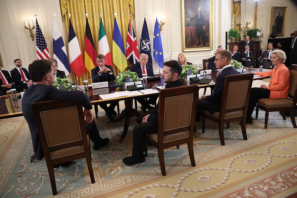 Новини світу - Донбас, як Флорида. ЗМІ про переговори у Трампа