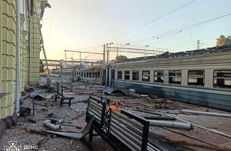 ДСНС показали наслідки удару РФ по Лозовій