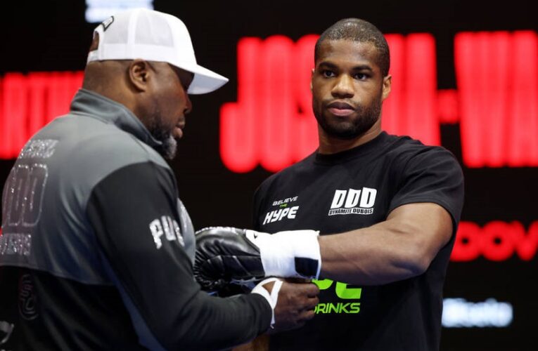 Дюбуа повідомив про завершення співпраці з тренером