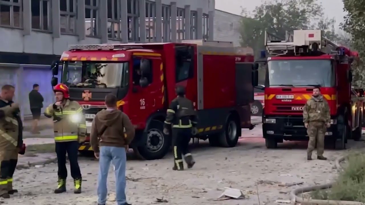 Володимир Зеленський: "Зараз у Києві триває розбір завалів"