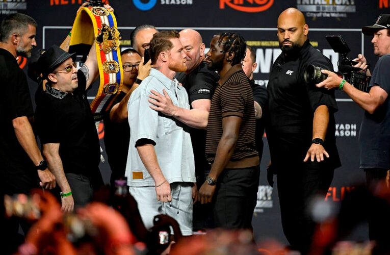 Енді Руїс спрогнозував результат поєдинку Альварес – Кроуфорд