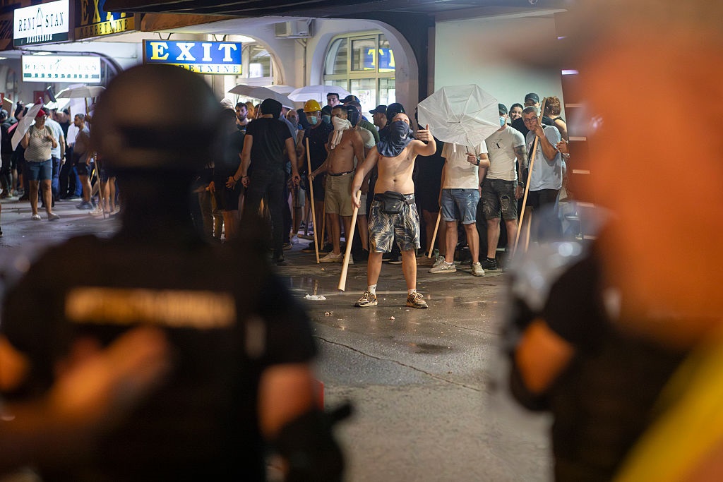 Новини світу - Ескалація в Сербії: мітинги стають вуличними боями