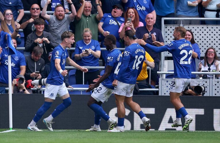 Евертон закладає успішні основи гри на новому стадіоні