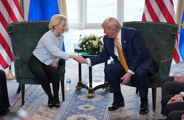 Фон дер Ляєн поговорила з Трампом після атаки на Київ