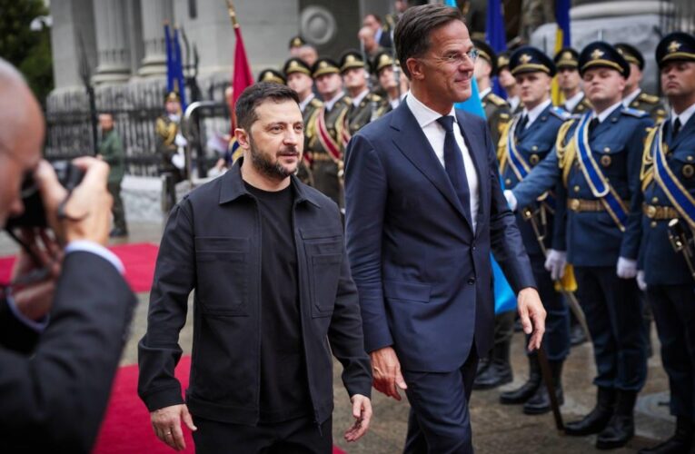 Генсек НАТО прибув у Київ і зустрівся з Зеленським