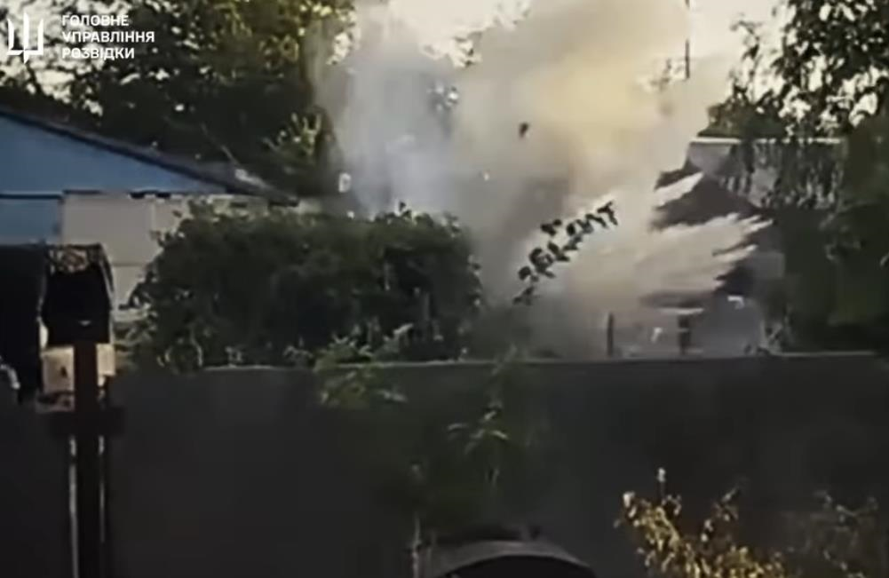 Новини України - ГУР знищило склад боєприпасів у Мелітополі