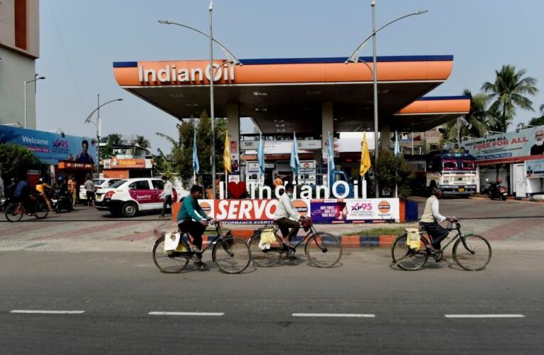 Індія після погроз Трампа “замінила” російську нафту американською