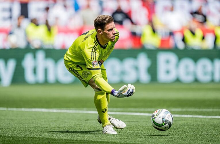 Керівництво Барселони планує покарати тер Штегена за непокору