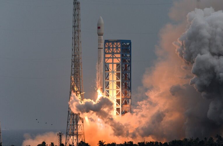 Китай вивів на орбіту сім нових супутників