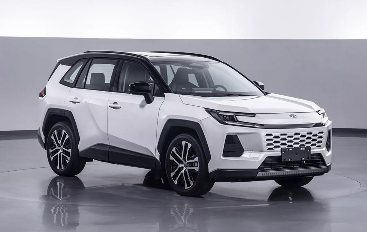 Авто новини - Китайська версія Toyota RAV4 зберегла бензиновий двигун