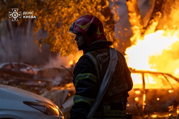 Київ під атакою балістики: чотири райони уражено