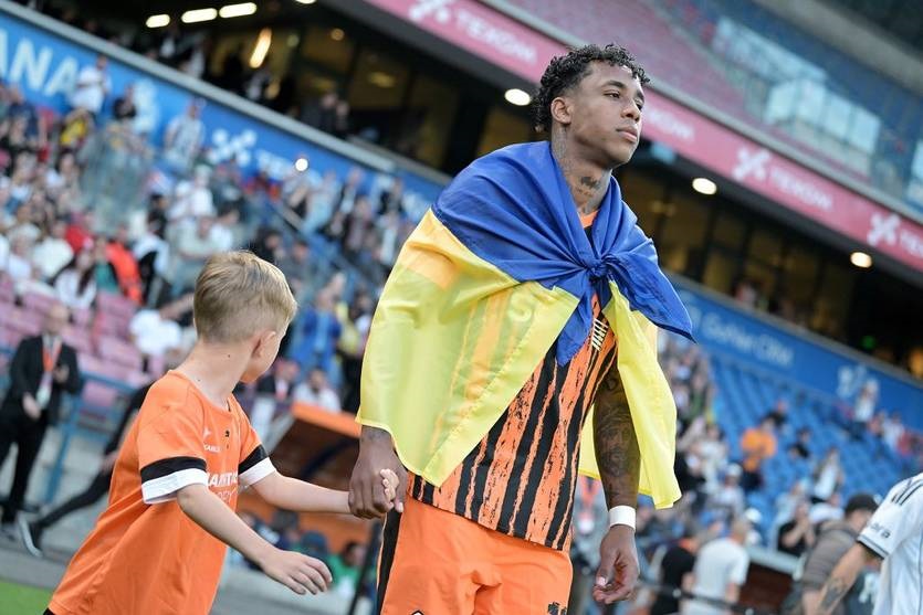 Новини спорту - Лідер Шахтаря знову тренується разом із командою