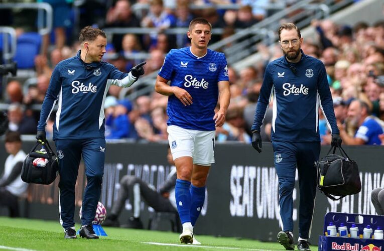 Миколенко травмувався під час товариського матчу