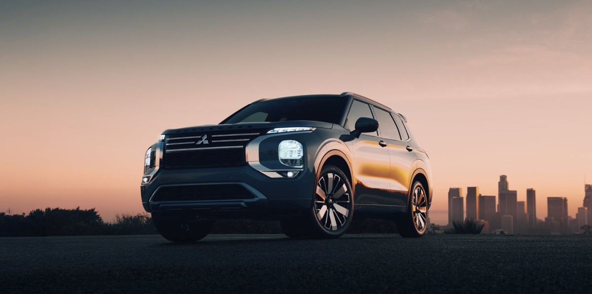 Авто новини - Mitsubishi відкликає майже 92 тисячі кросоверів Outlander