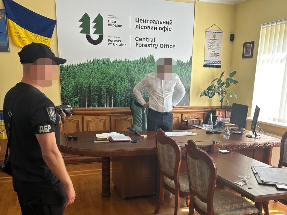 Новини України - На Черкащині лісничих змушували платити "данину"