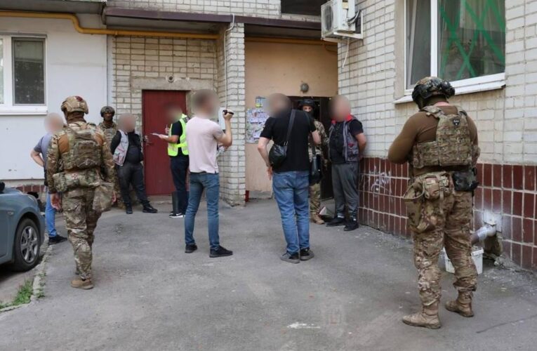 На Харківщині злочинці напали на матір військового