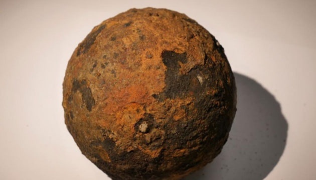 На Хортиці знайшли чавунне гарматне ядро XVIII століття