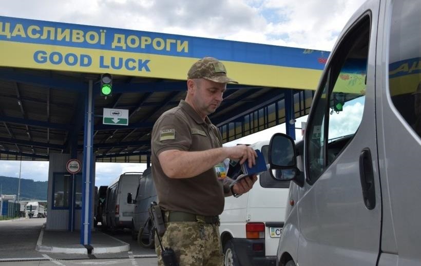 Новини України - На кордоні фіксують в'їзд чоловіків віком 18-22 років до України