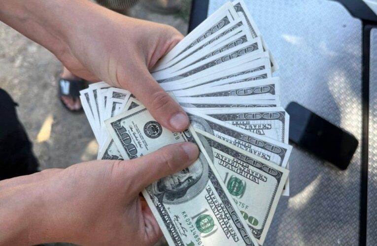 На Одещині правоохоронець продавав “футбольні тури” ухилянтам