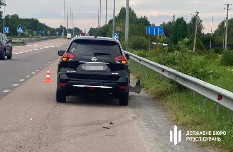 На Рівненщині поліцейський з ознаками сп’яніння збив пішоходів