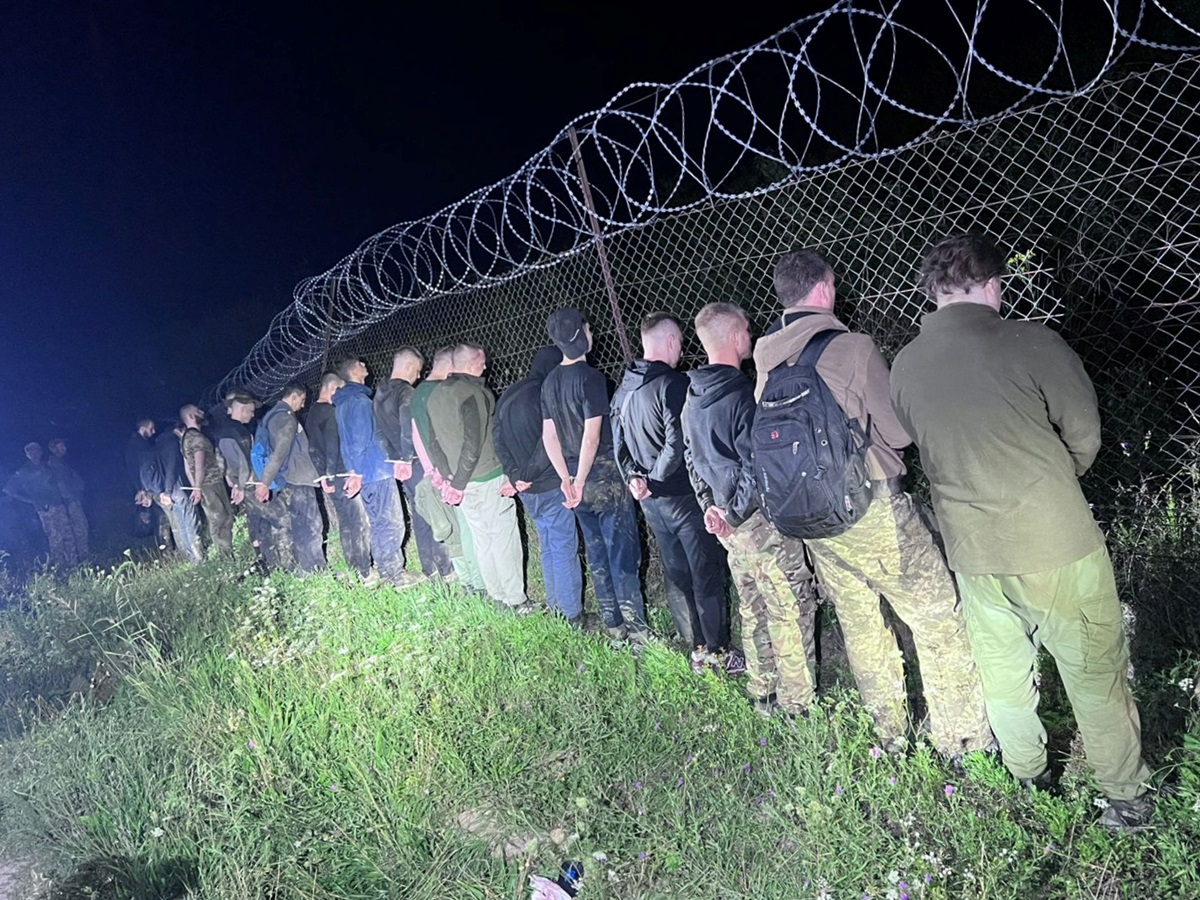Новини України - На шляху до Словаччини спіймали 19 ухилянтів