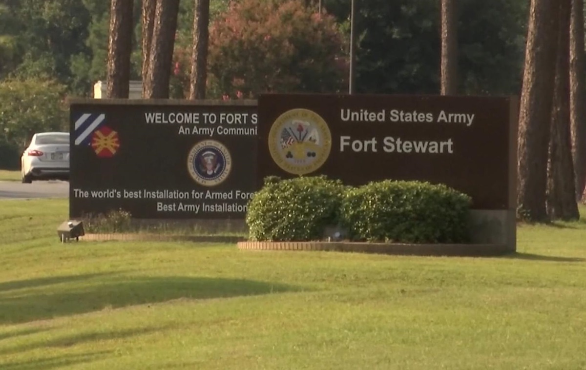 Новини світу - На військовій базі США сталася стрілянина, п'ятеро поранених