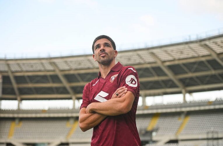 Не надто результативна гра форварда Сімеоне змусила Наполі здати в оренду