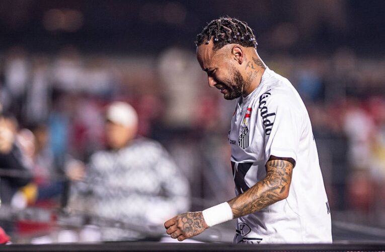 Неймар не стримав сліз після поразки від команди ексгравця Ліверпуля