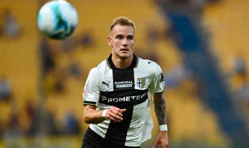 Новини спорту - Новачок Парми вибув менш ніж за тиждень після переходу