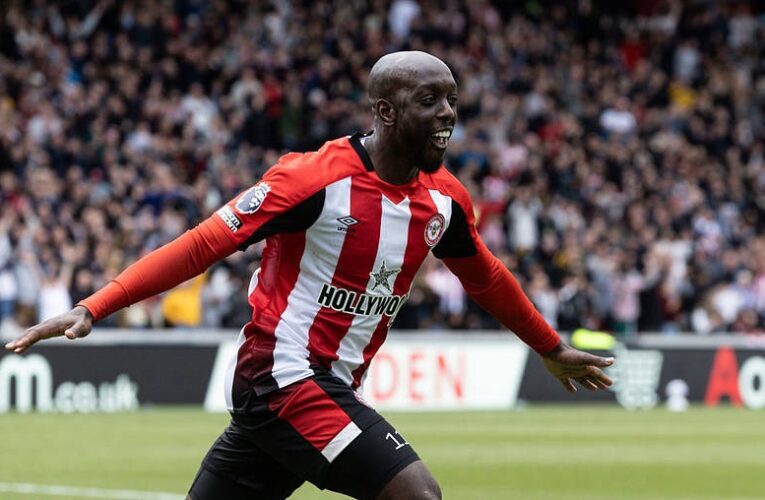 Ньюкасл підвищив ставку в переговорах щодо форварда Брентфорда