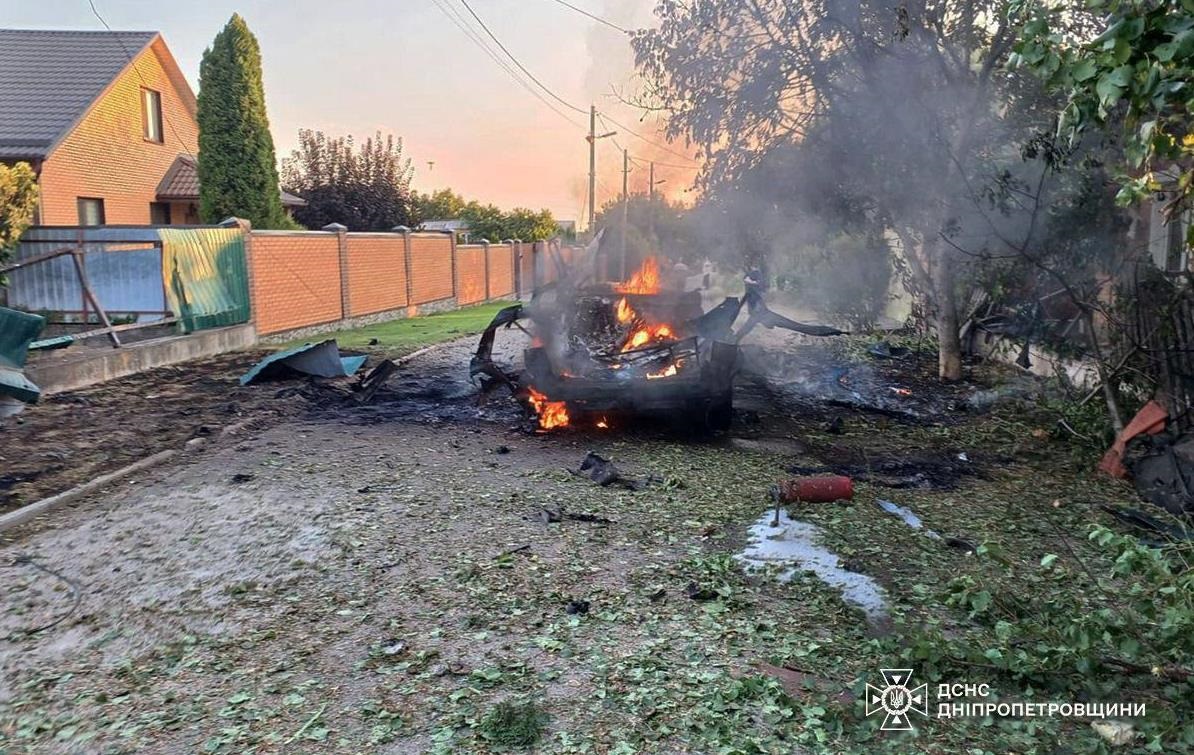 Новини України - Обстріл Нікополя: росіяни атакували авто ДСНС