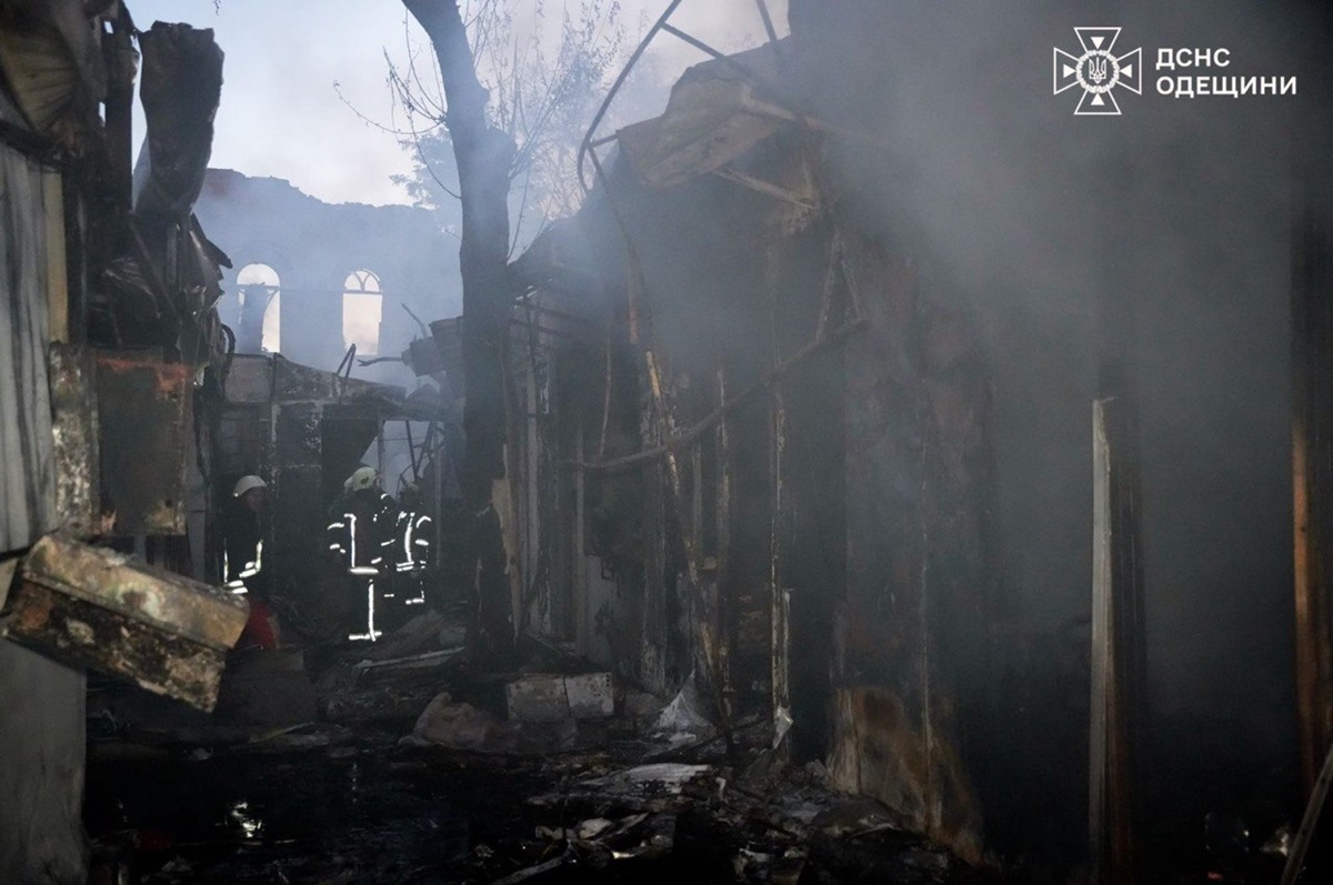 Новини України - Обстріл Одещини: горіли радіоринок і гуртожиток