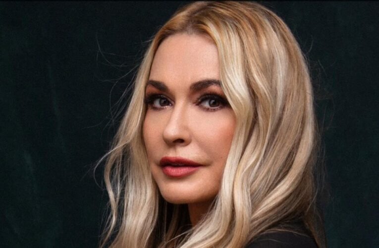 Ольга Сумська показала архівні фото з дитинства та юності