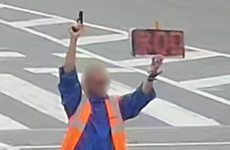 Озброєний вінничанин оголошував хвилину мовчання