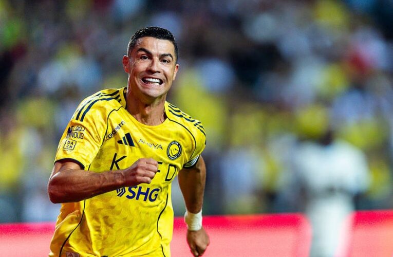 Переможці Esports World Cup 2025 отримали нагороду з рук Кріштіану Роналду