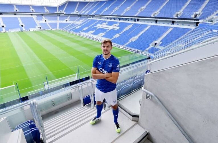 Півзахисник Челсі поповнив лави Евертона