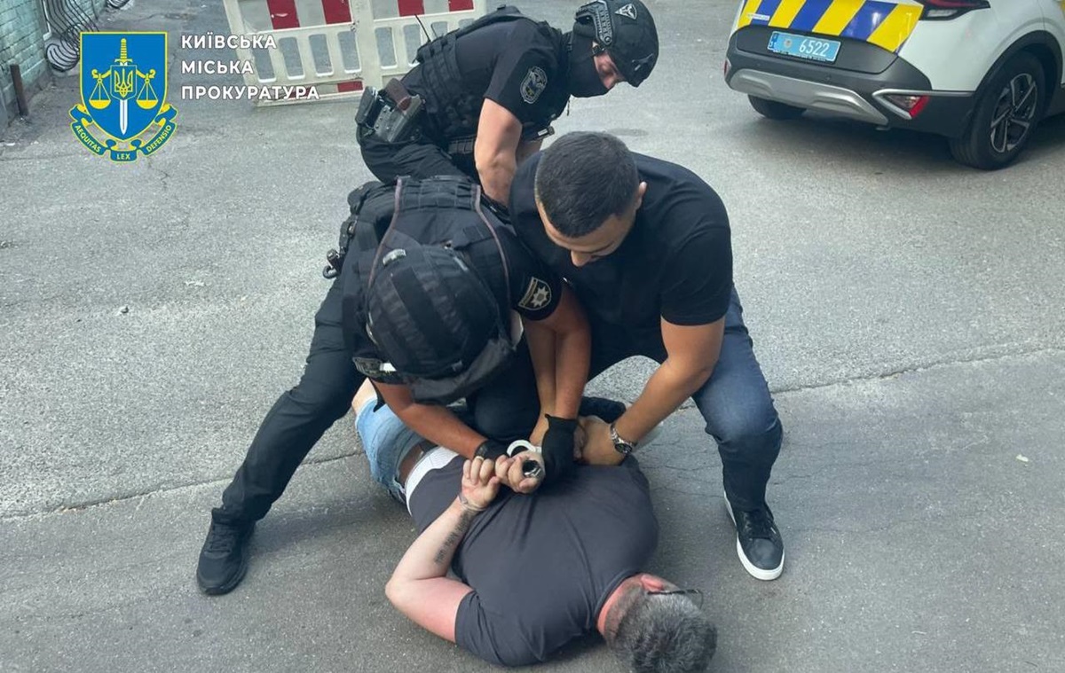 Новини Києва - Подружжя киян за 5,6 млн обіцяли змінити статтю затриманому за наркотики