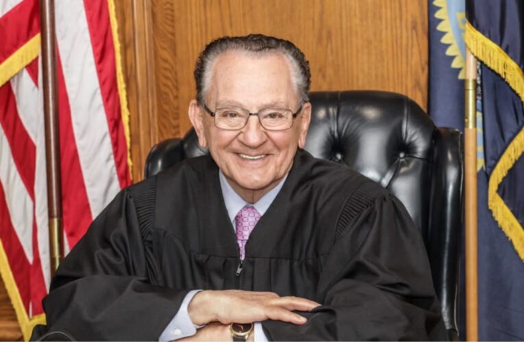 Помер “найприємніший суддя у світі” Френк Капріо