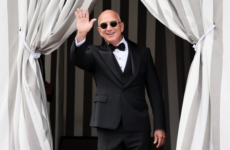 Померла мати Джеффа Безоса