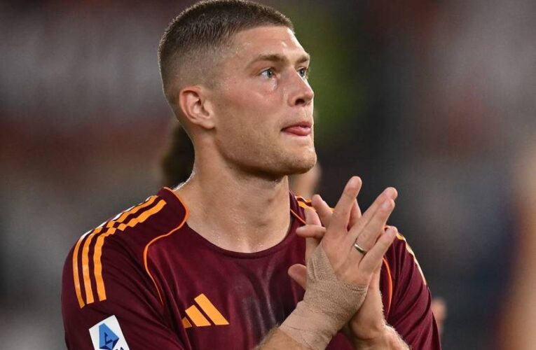 Посередники працюють над переходом Довбика в англійський клуб